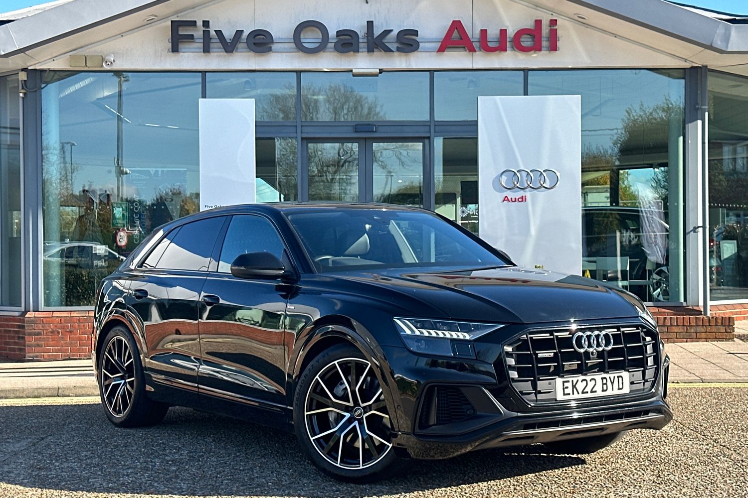 Main listing image - Audi Q8