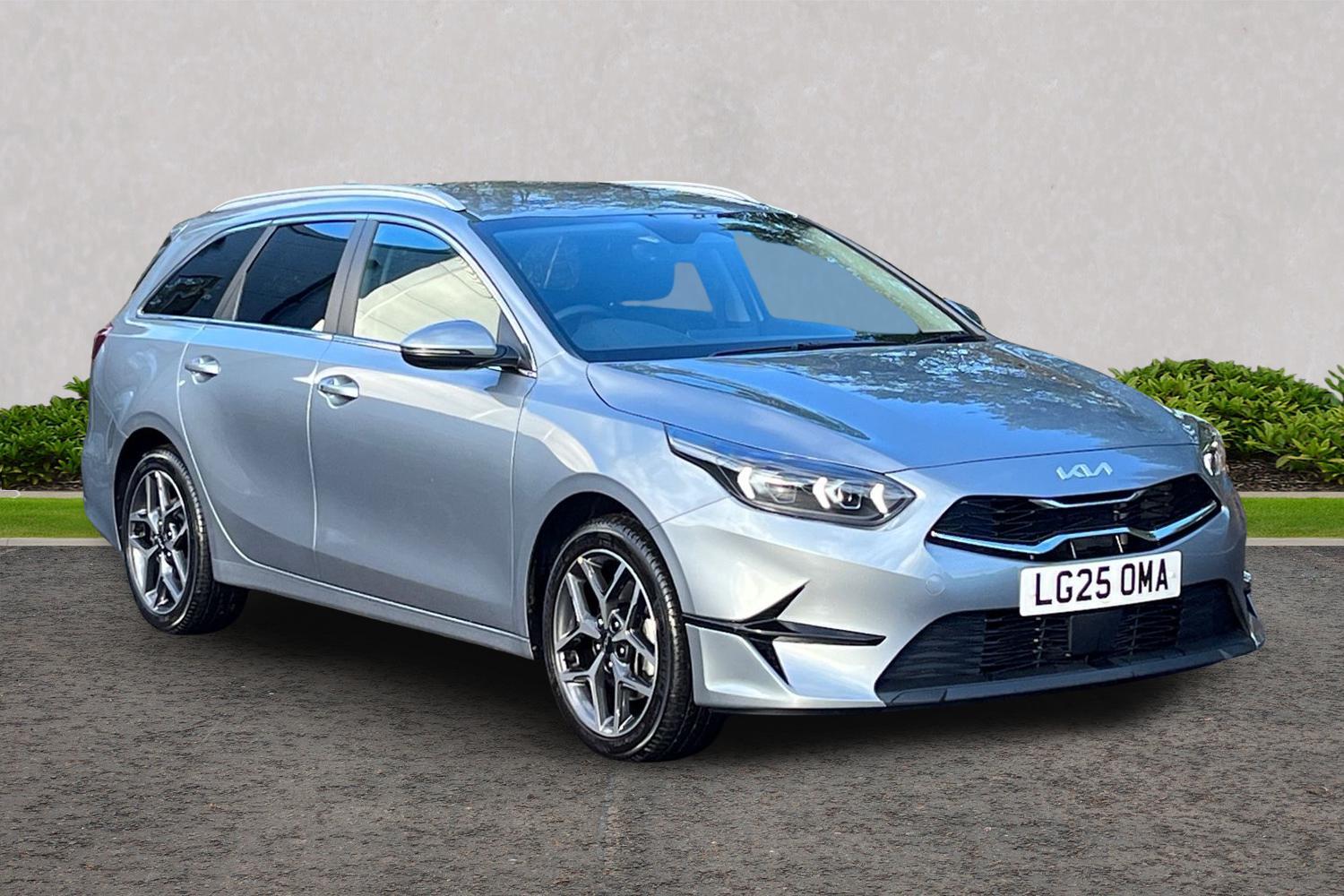 Main listing image - Kia Ceed SW