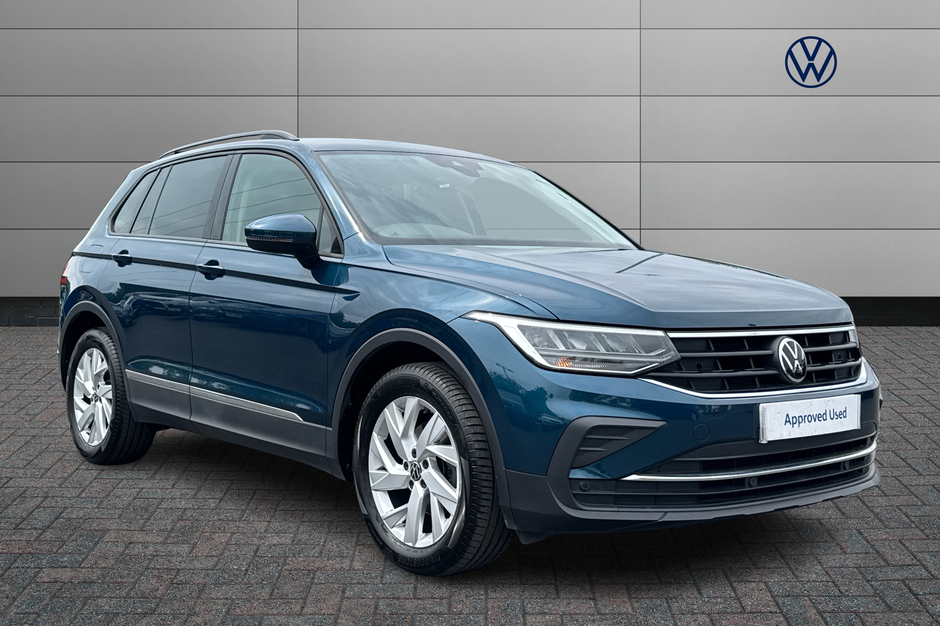Main listing image - Volkswagen Tiguan