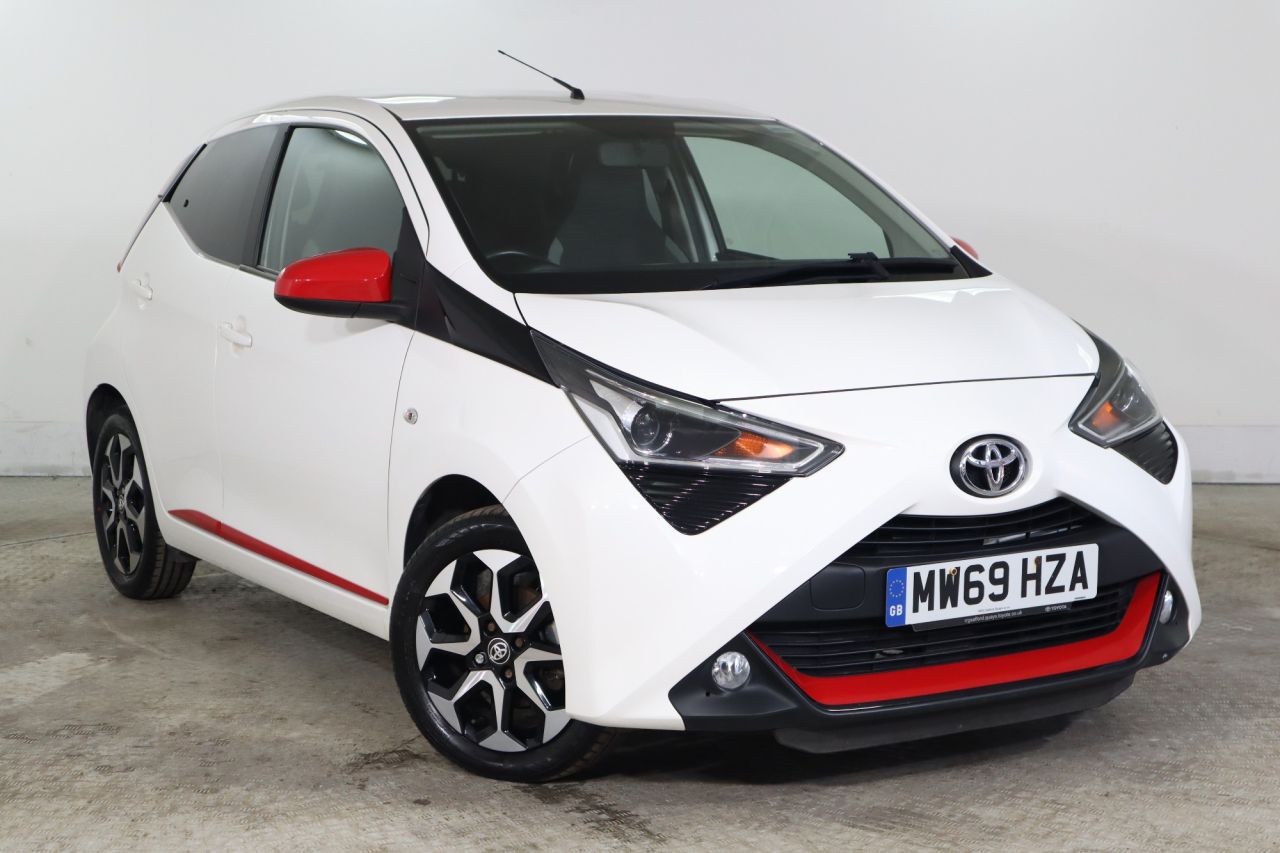 Main listing image - Toyota Aygo