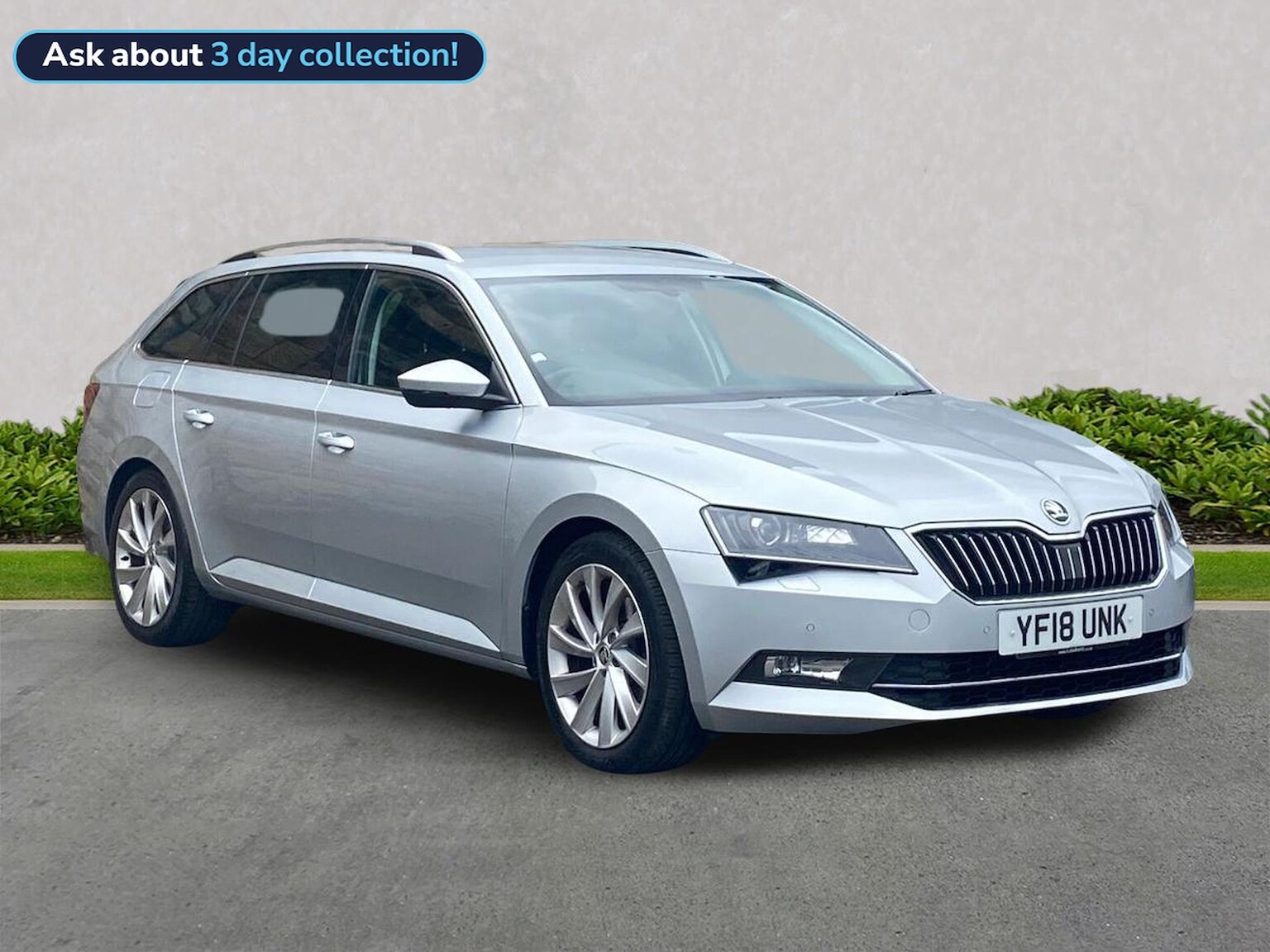Main listing image - Skoda Superb