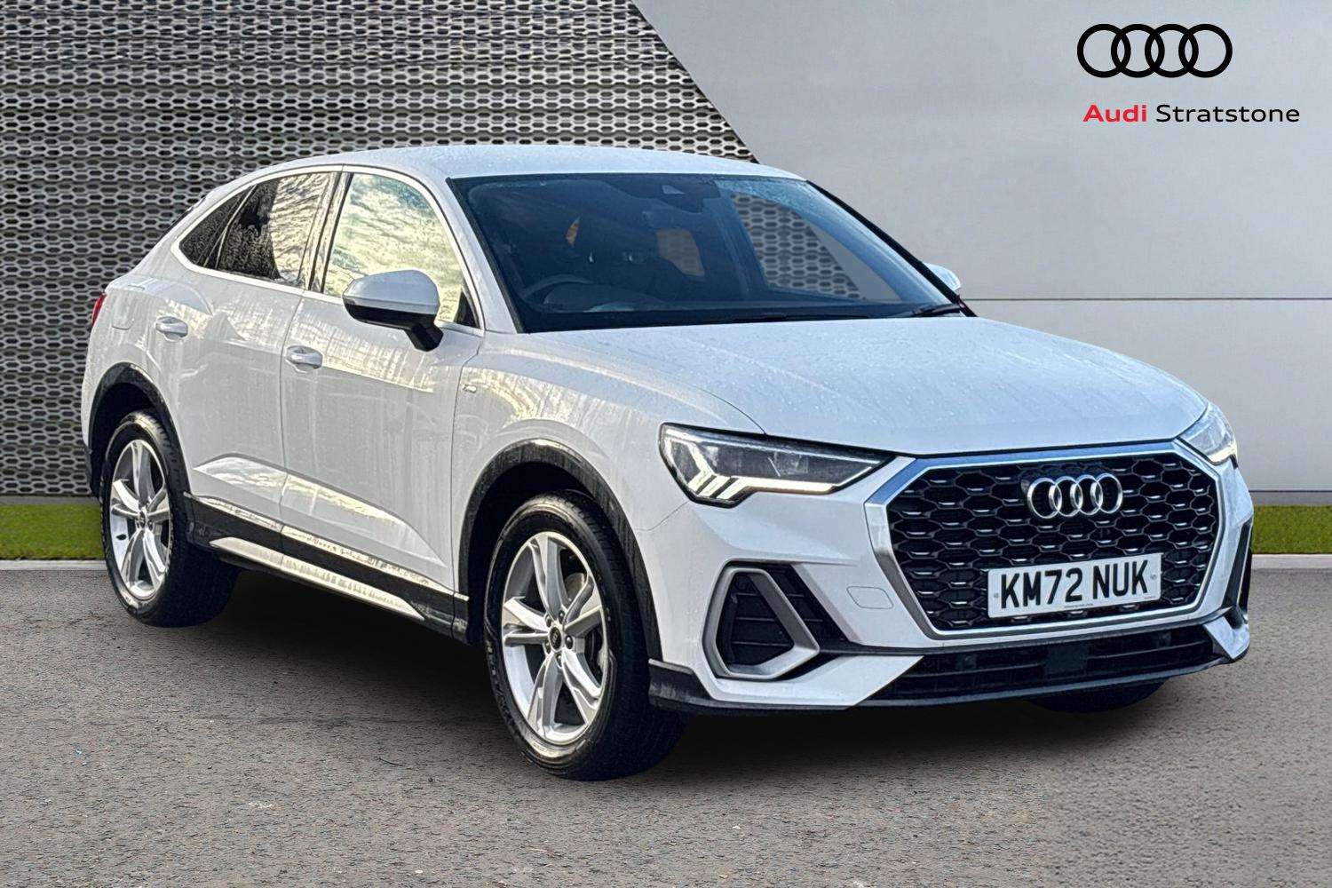 Main listing image - Audi Q3