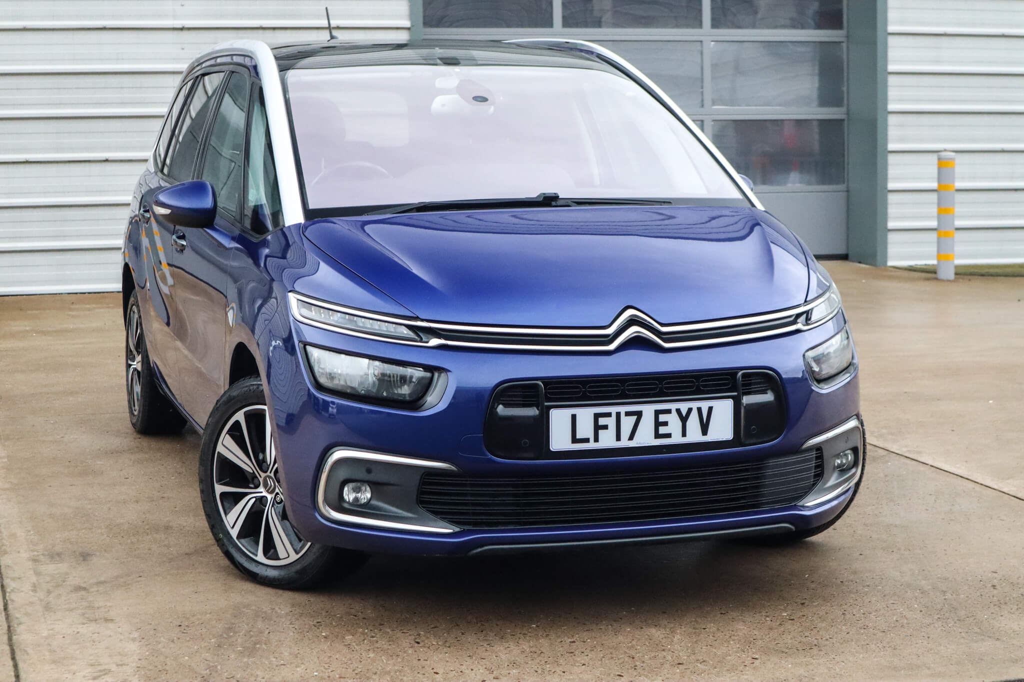 Main listing image - Citroen Grand C4 Picasso