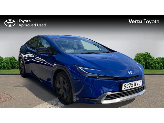 Main listing image - Toyota Prius Plug-In