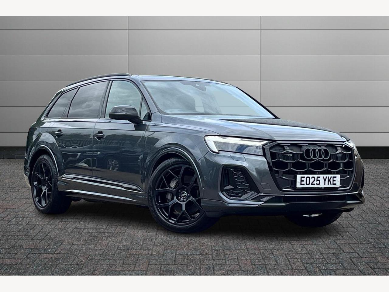 Main listing image - Audi Q7