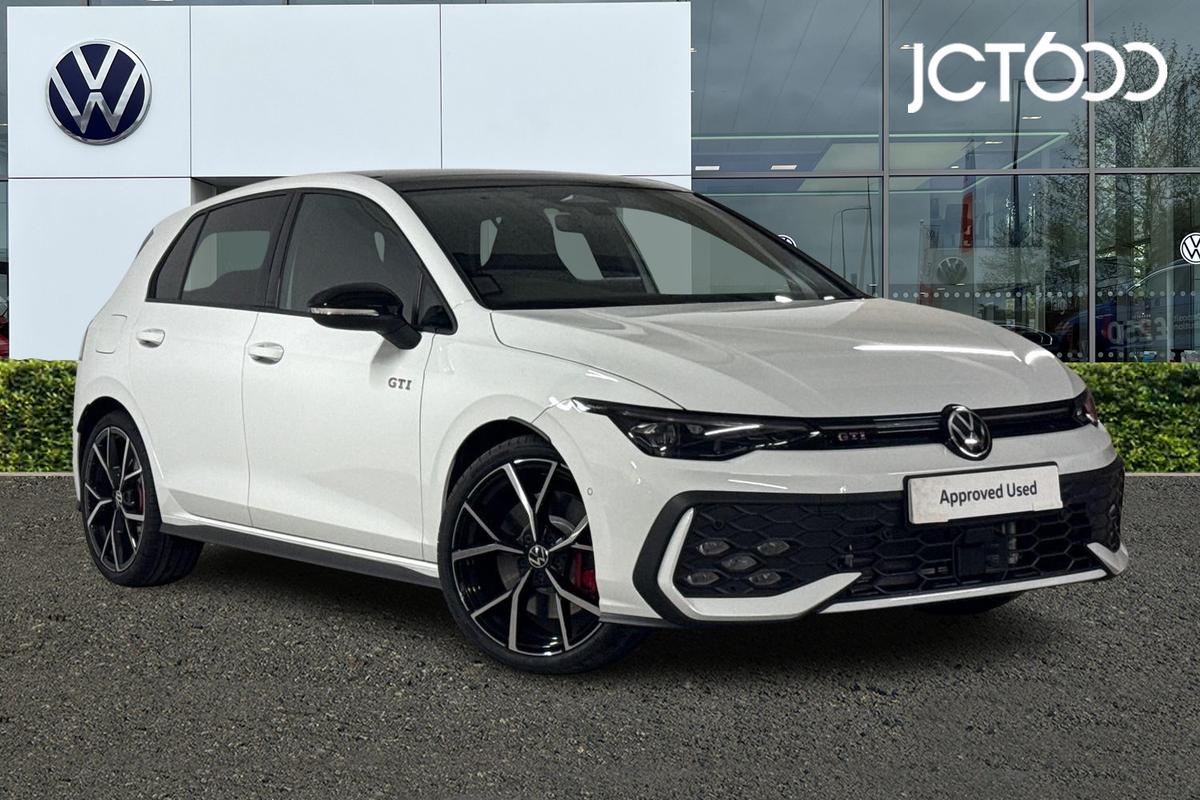 Main listing image - Volkswagen Golf