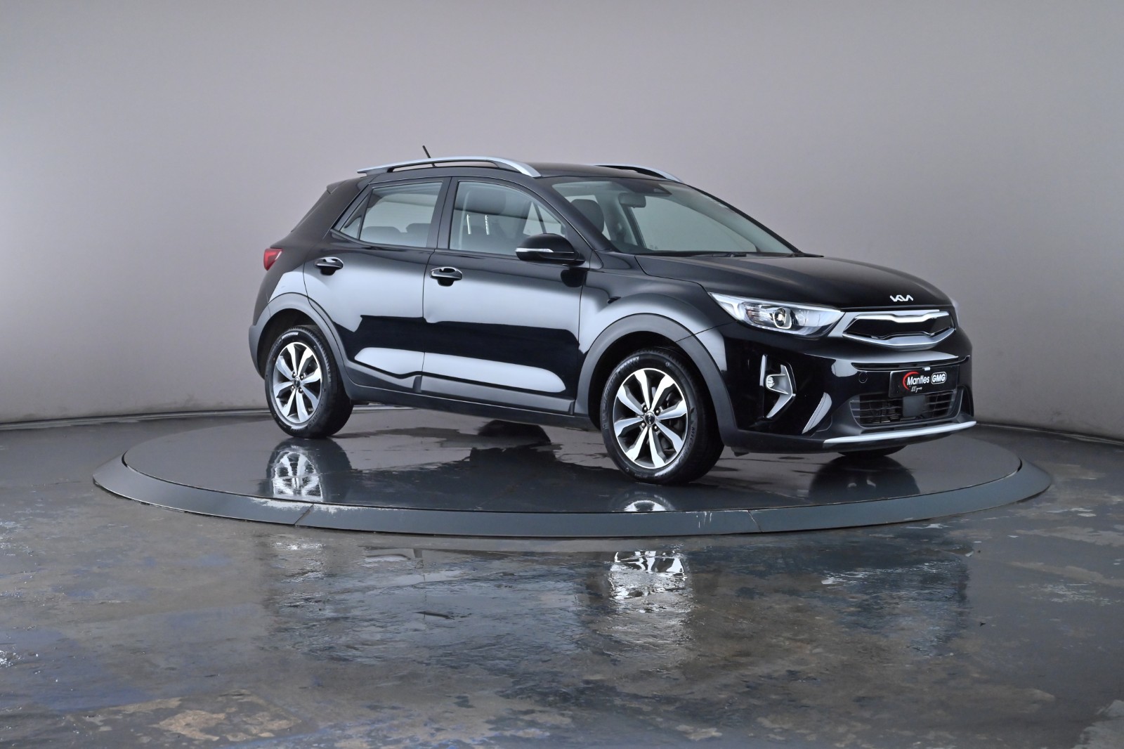 Main listing image - Kia Stonic