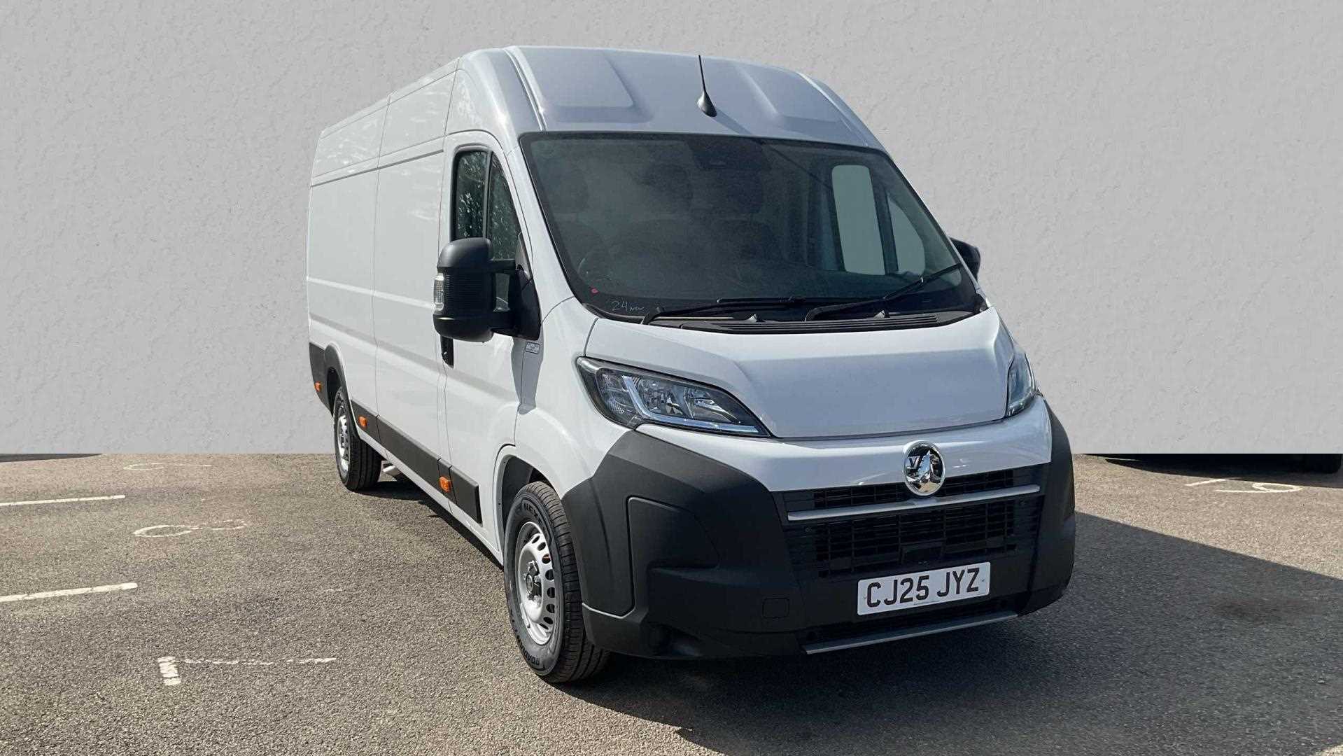 Main listing image - Vauxhall Movano