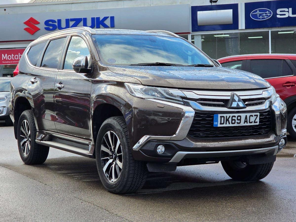 Main listing image - Mitsubishi Shogun Sport