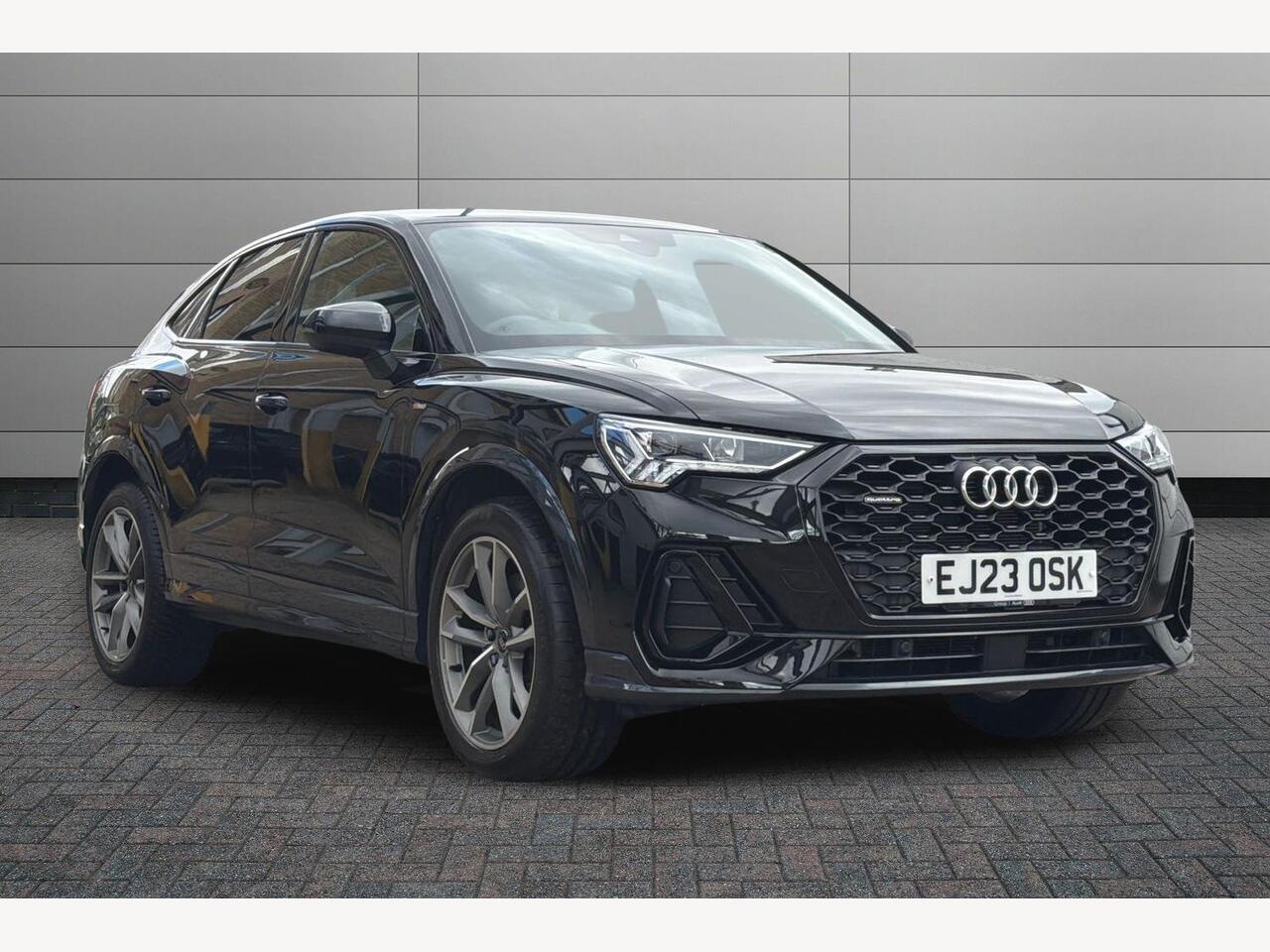 Main listing image - Audi Q3