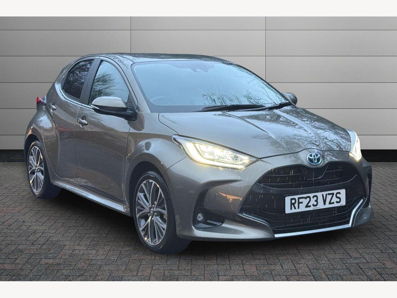 Main listing image - Toyota Yaris