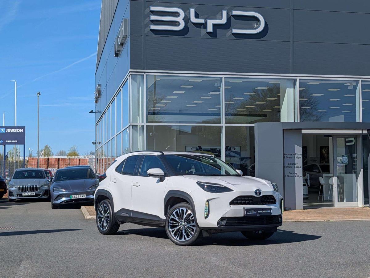 Main listing image - Toyota Yaris Cross