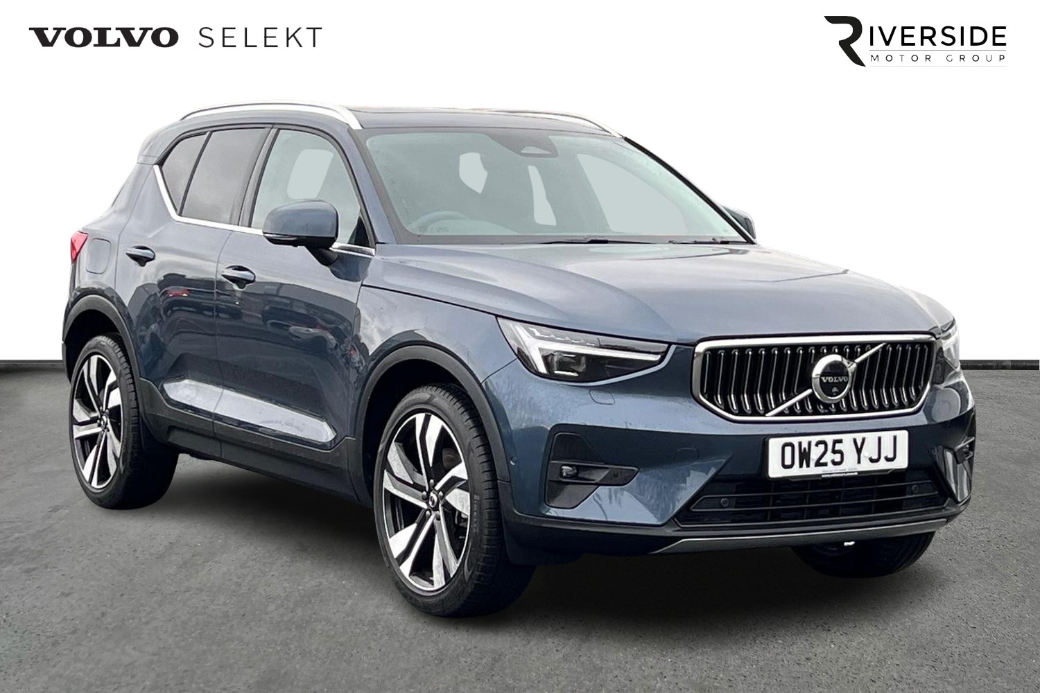 Main listing image - Volvo XC40