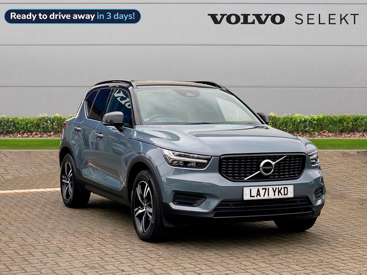 Main listing image - Volvo XC40