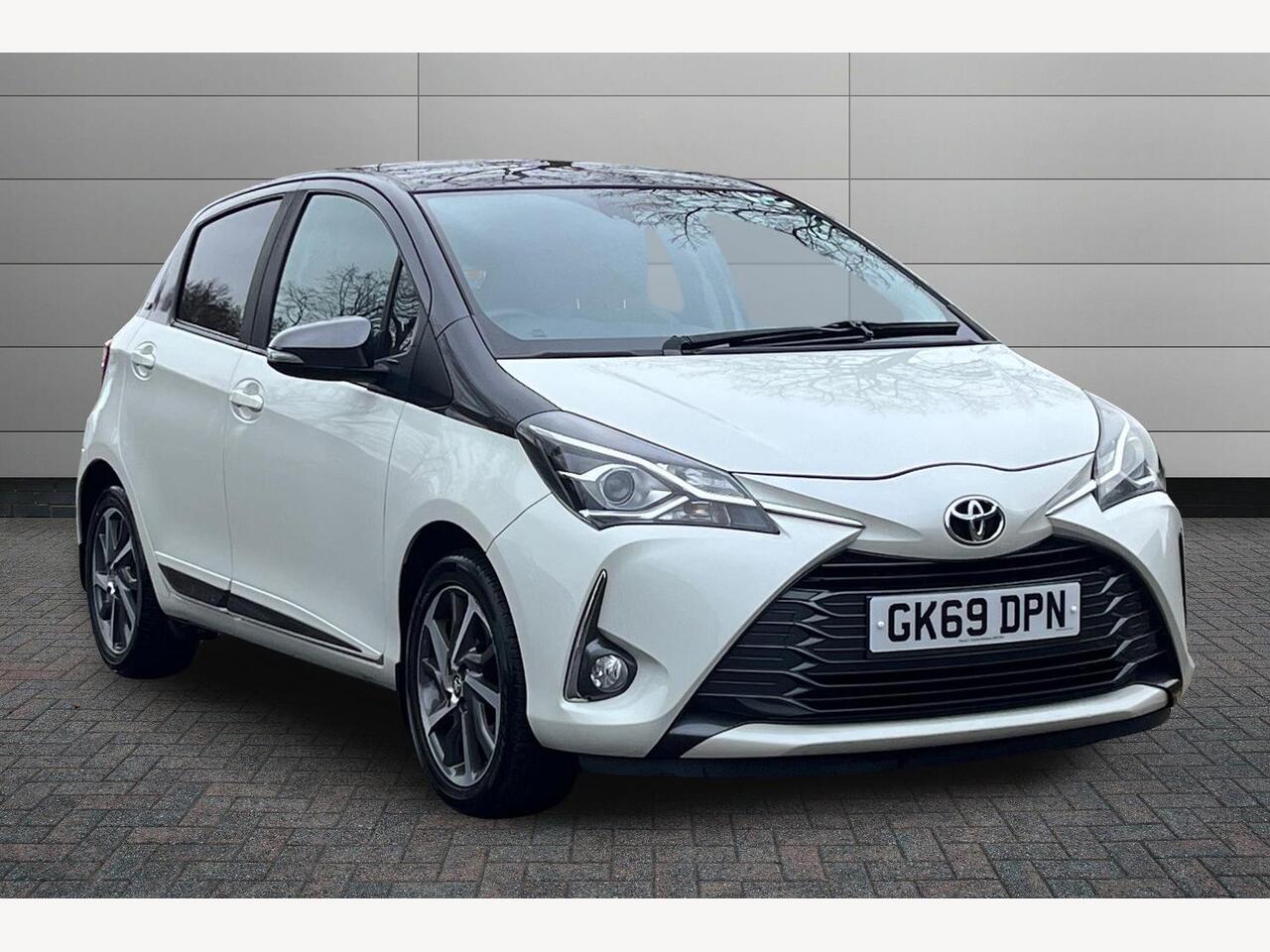 Main listing image - Toyota Yaris