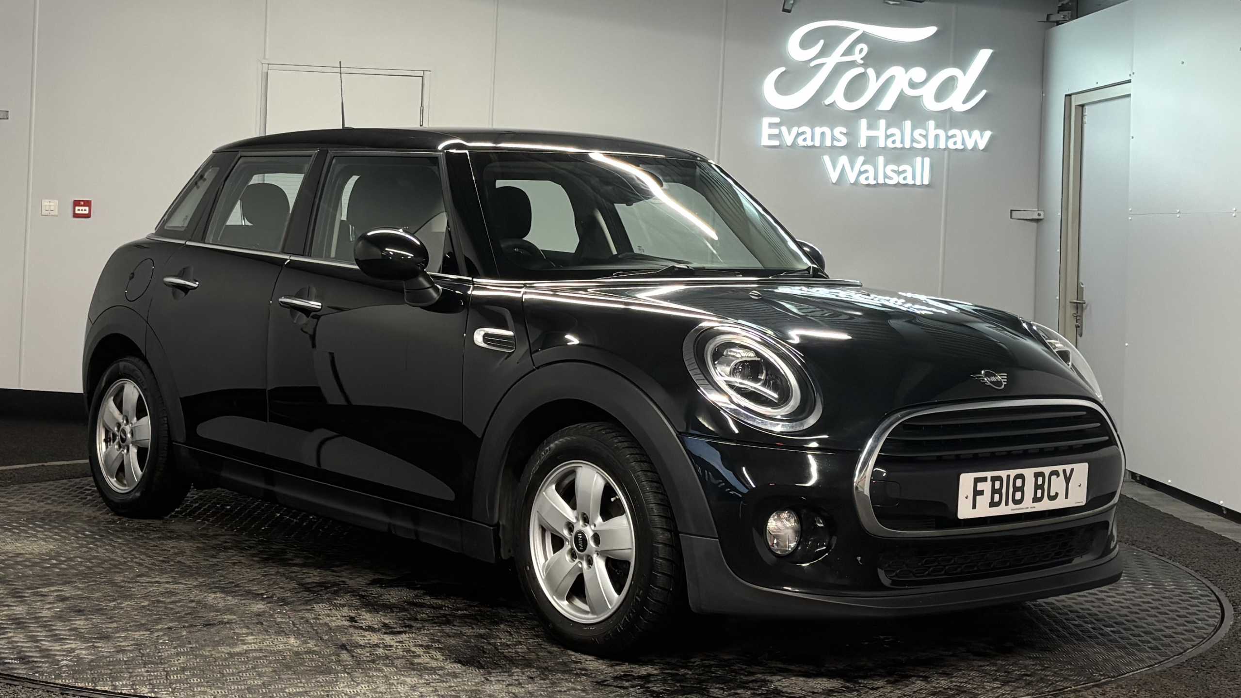 Main listing image - MINI Hatchback 5dr
