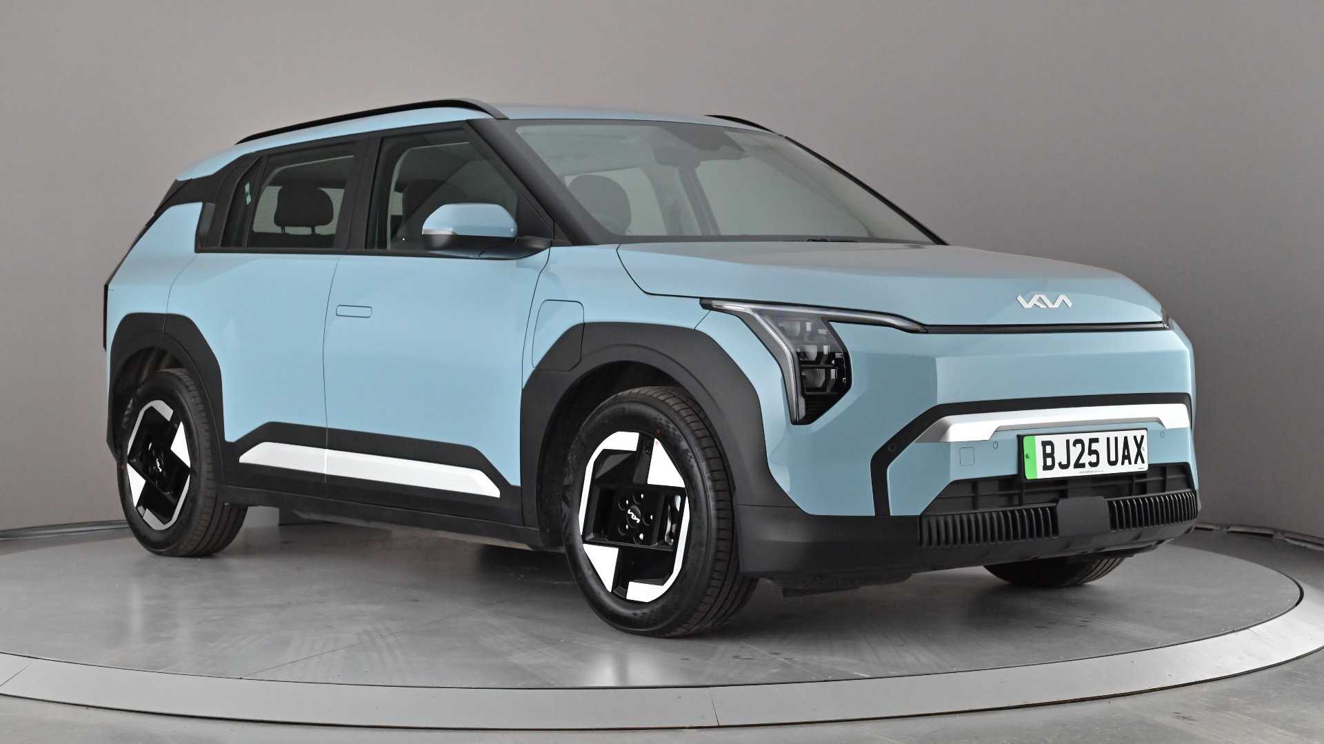 Main listing image - Kia EV3