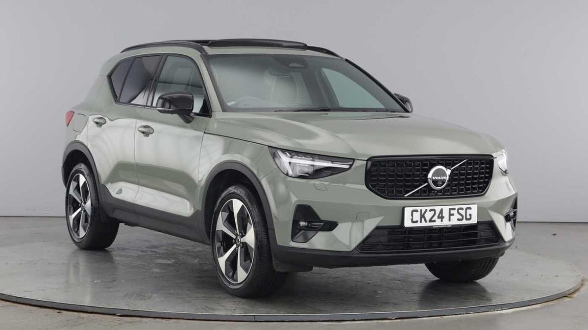 Main listing image - Volvo XC40