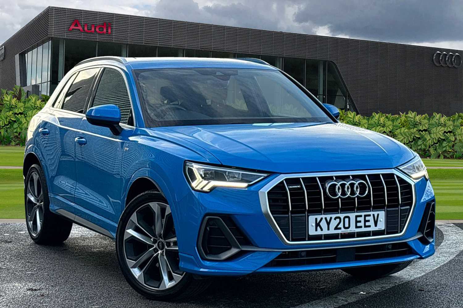 Main listing image - Audi Q3