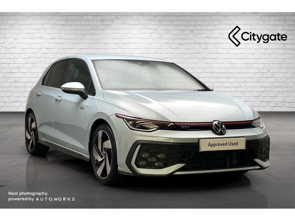 Main listing image - Volkswagen Golf