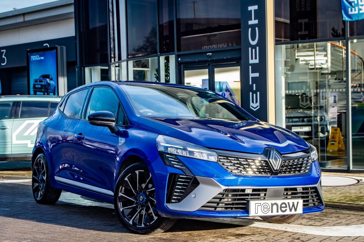 Main listing image - Renault Clio