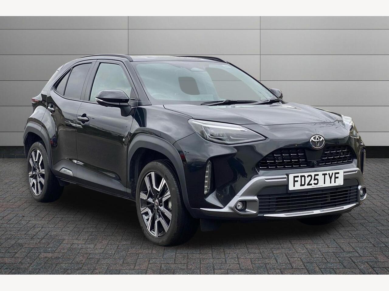 Main listing image - Toyota Yaris Cross