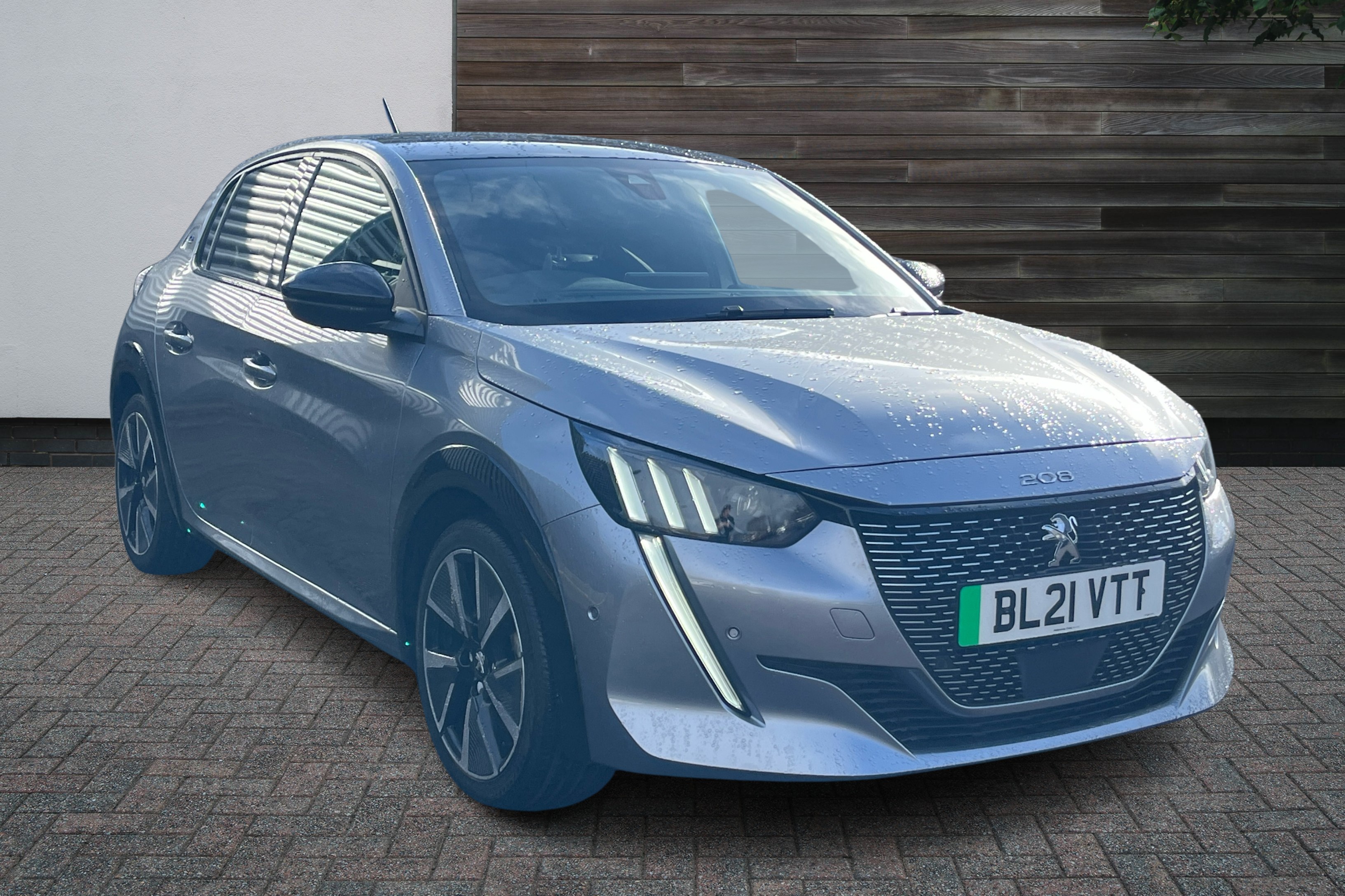 Main listing image - Peugeot e-208