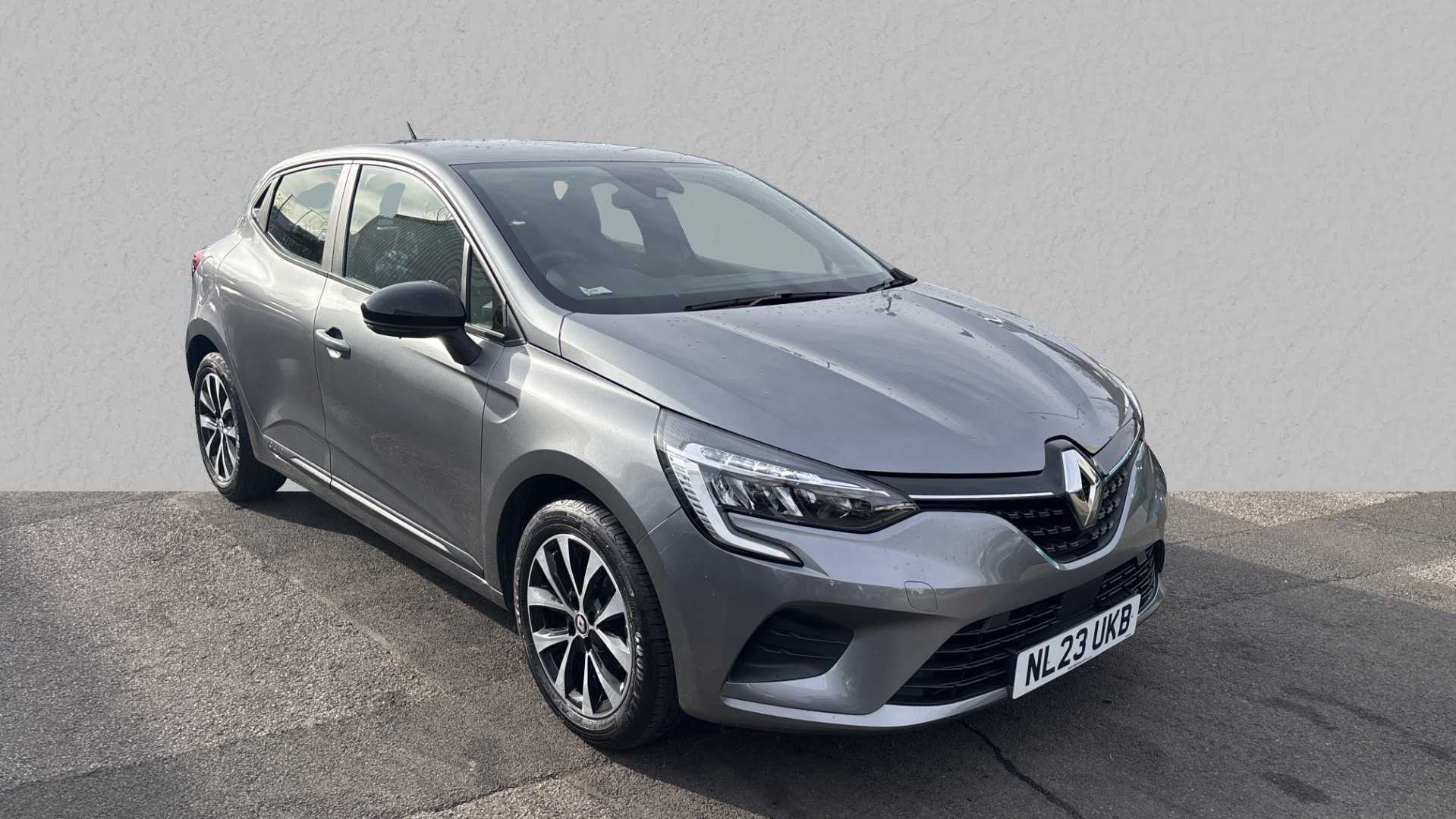 Main listing image - Renault Clio