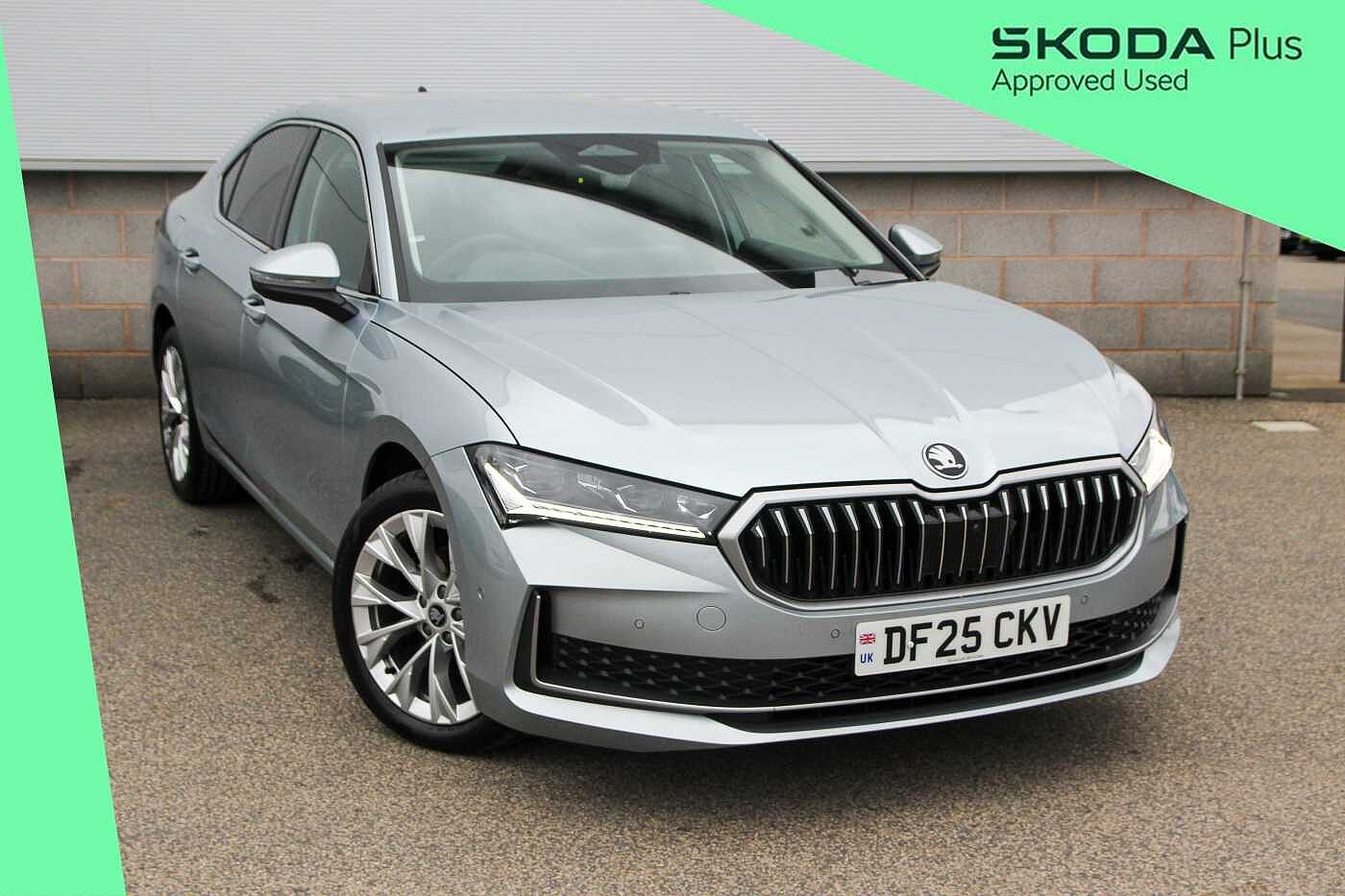Main listing image - Skoda Superb