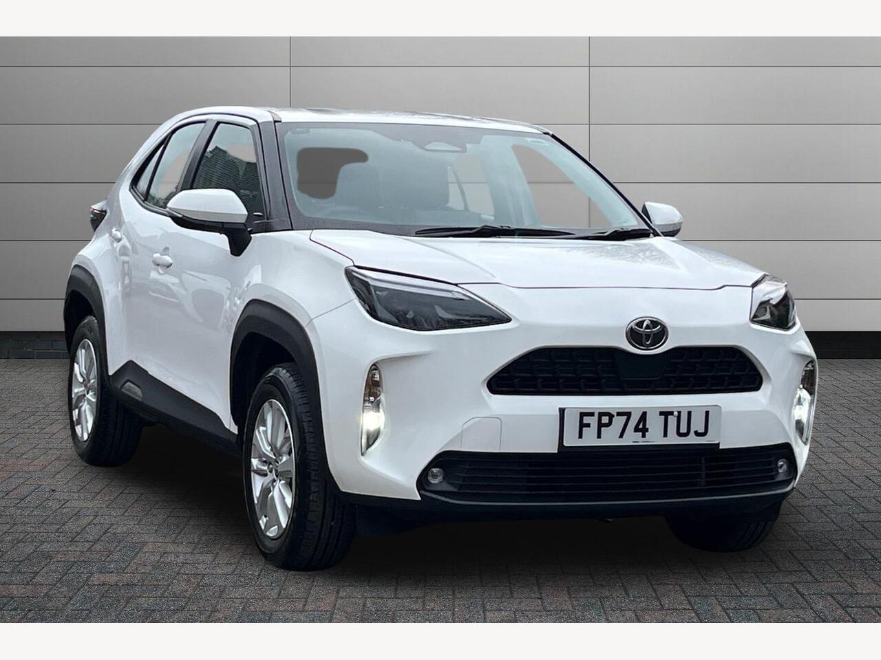 Main listing image - Toyota Yaris Cross