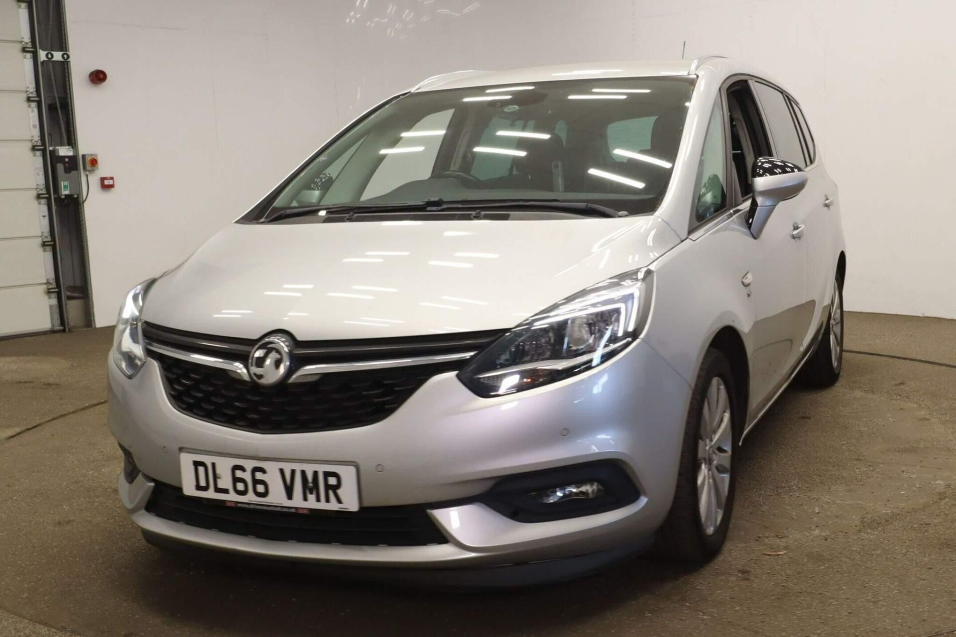 Main listing image - Vauxhall Zafira