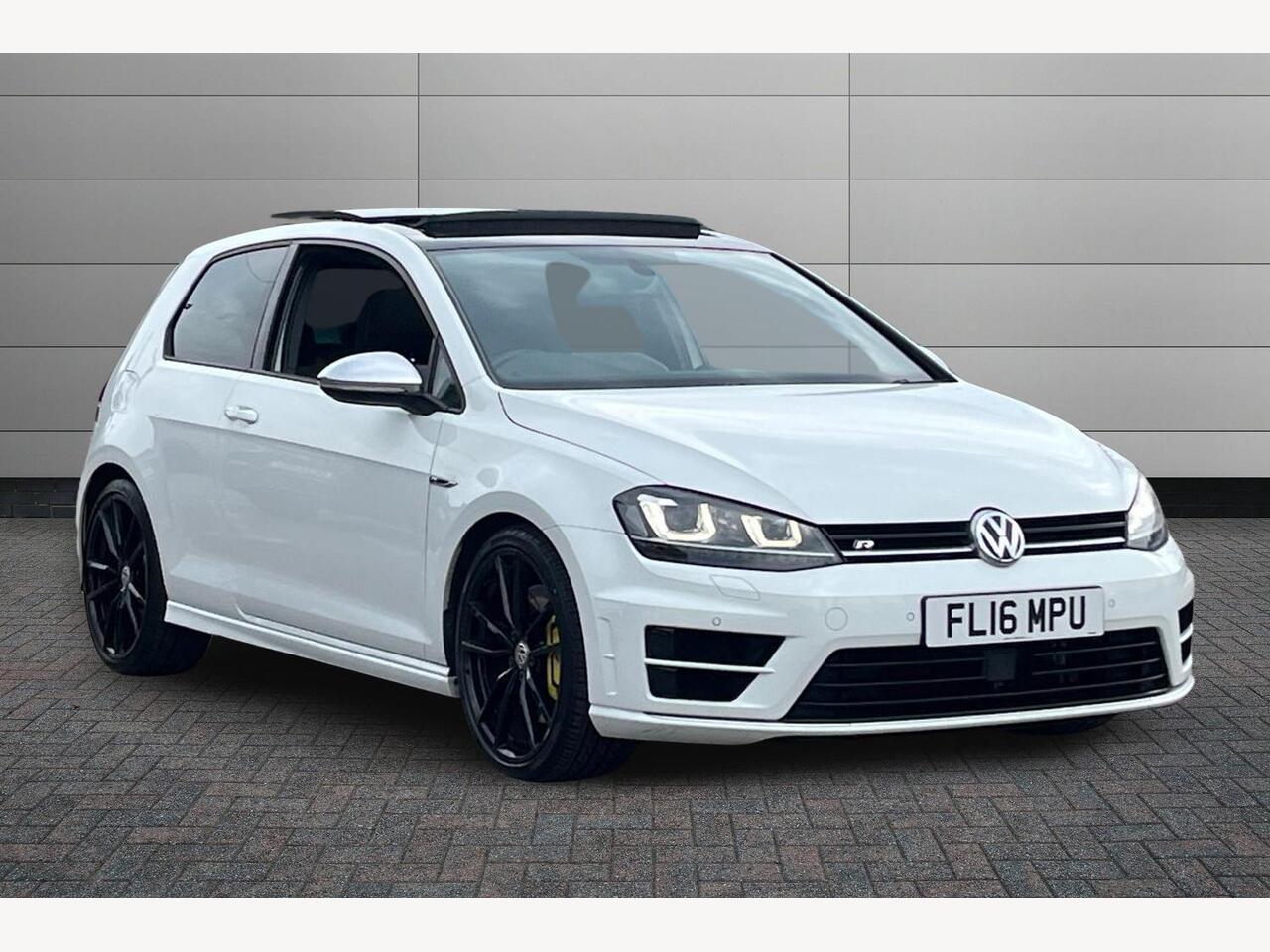 Main listing image - Volkswagen Golf