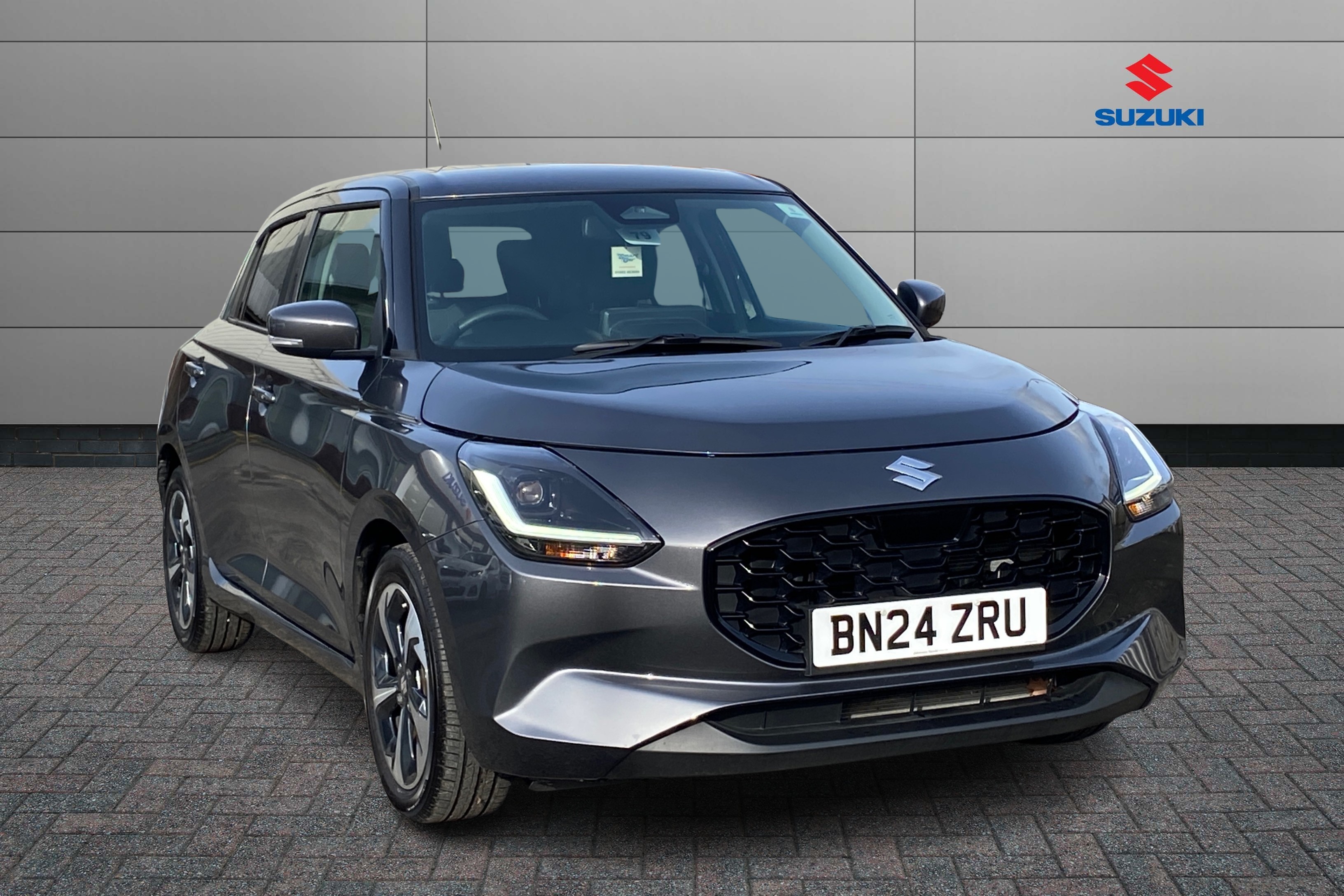 Main listing image - Suzuki Swift