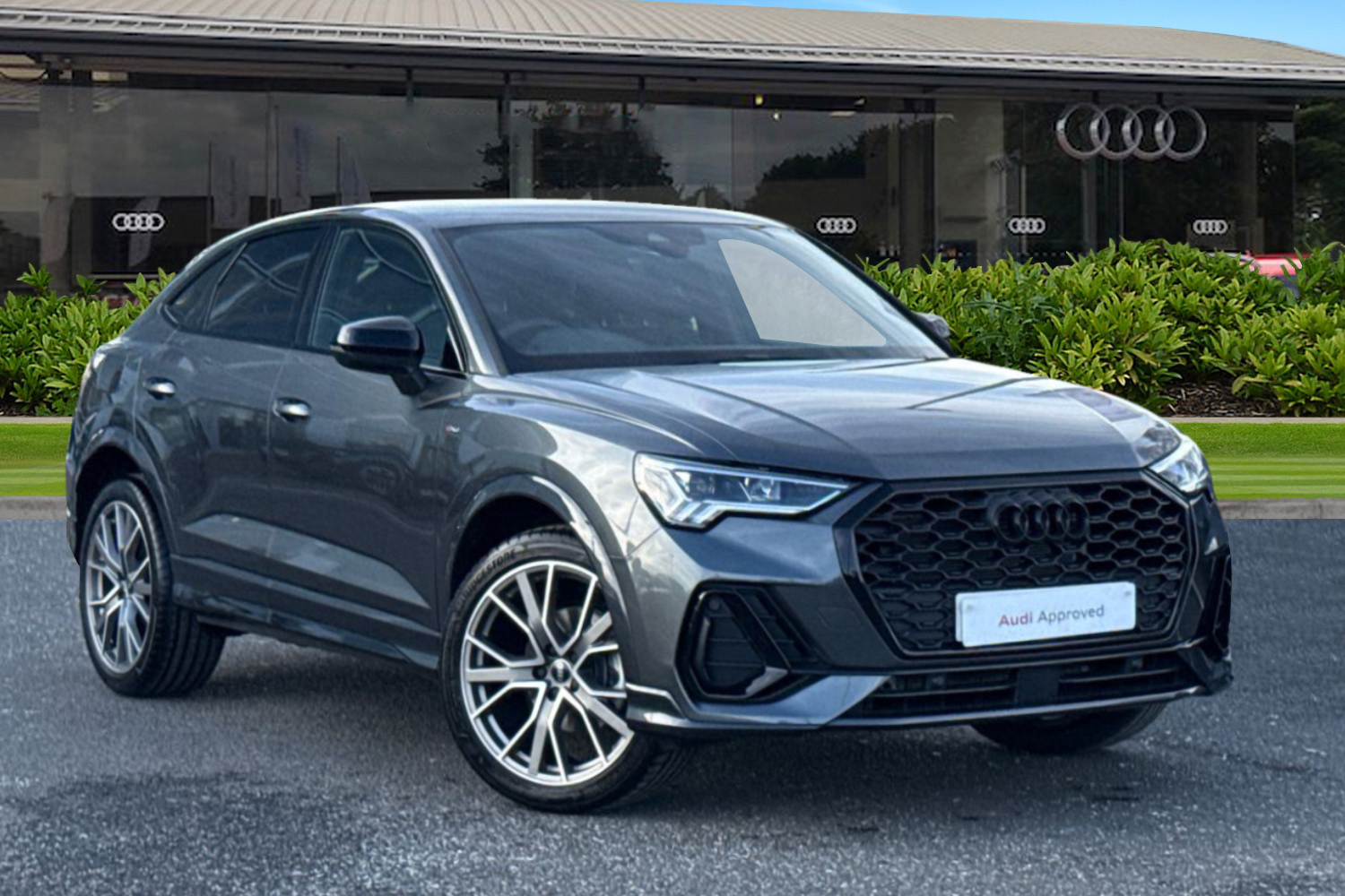 Main listing image - Audi Q3