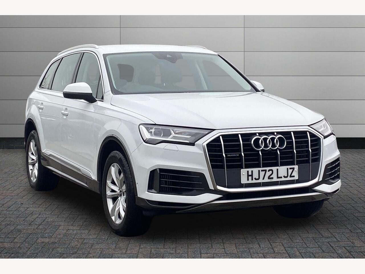 Main listing image - Audi Q7