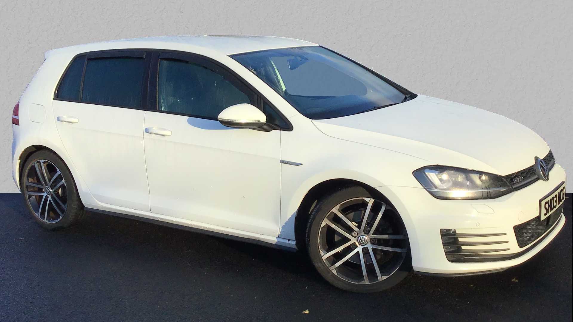 Main listing image - Volkswagen Golf