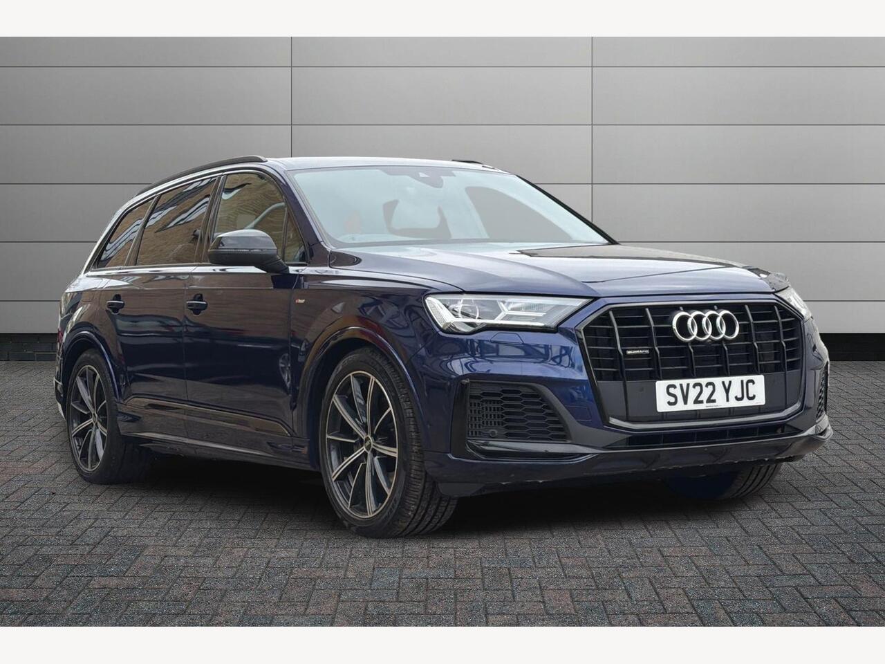 Main listing image - Audi Q7