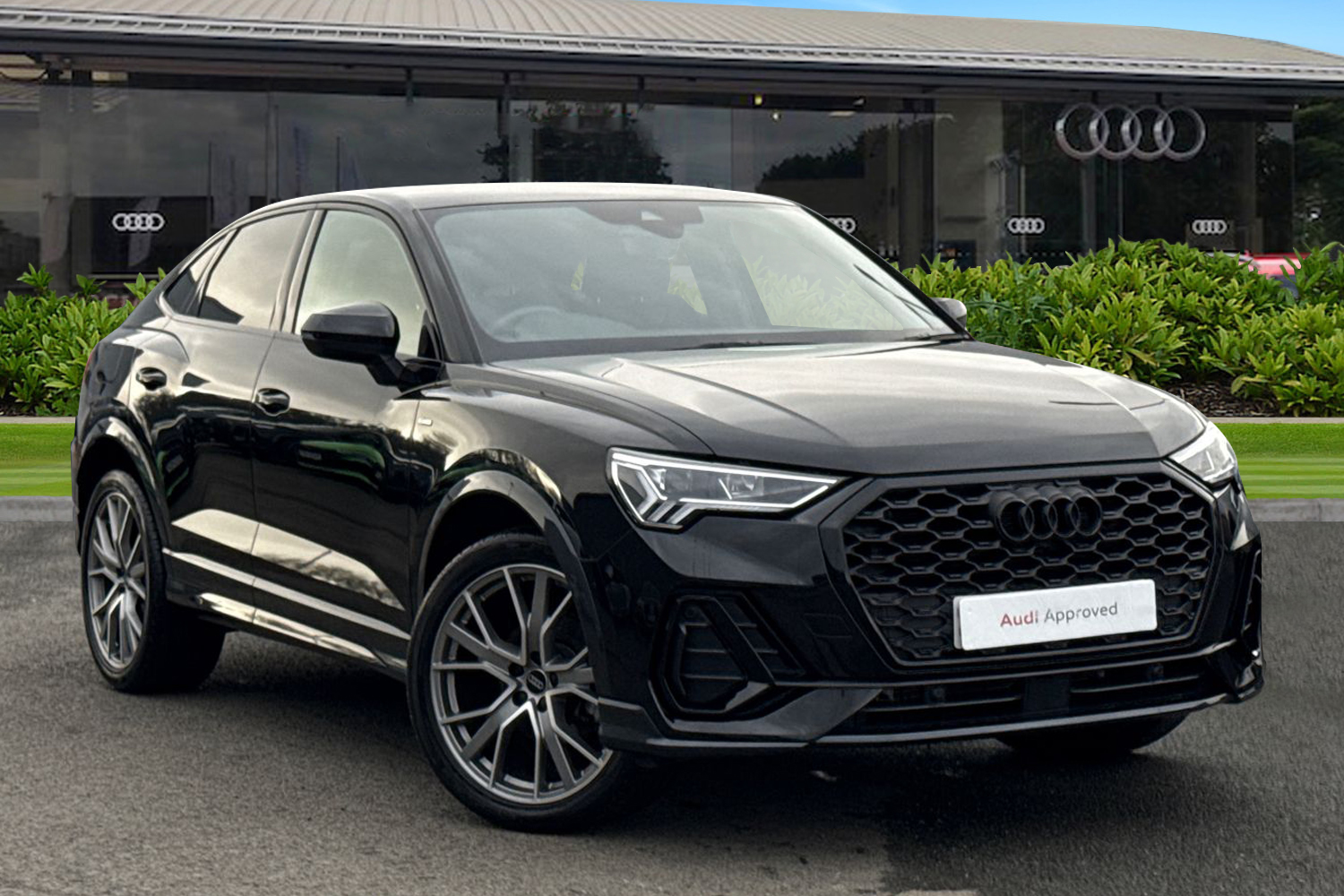Main listing image - Audi Q3