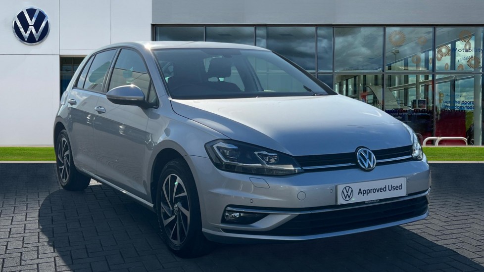 Main listing image - Volkswagen Golf