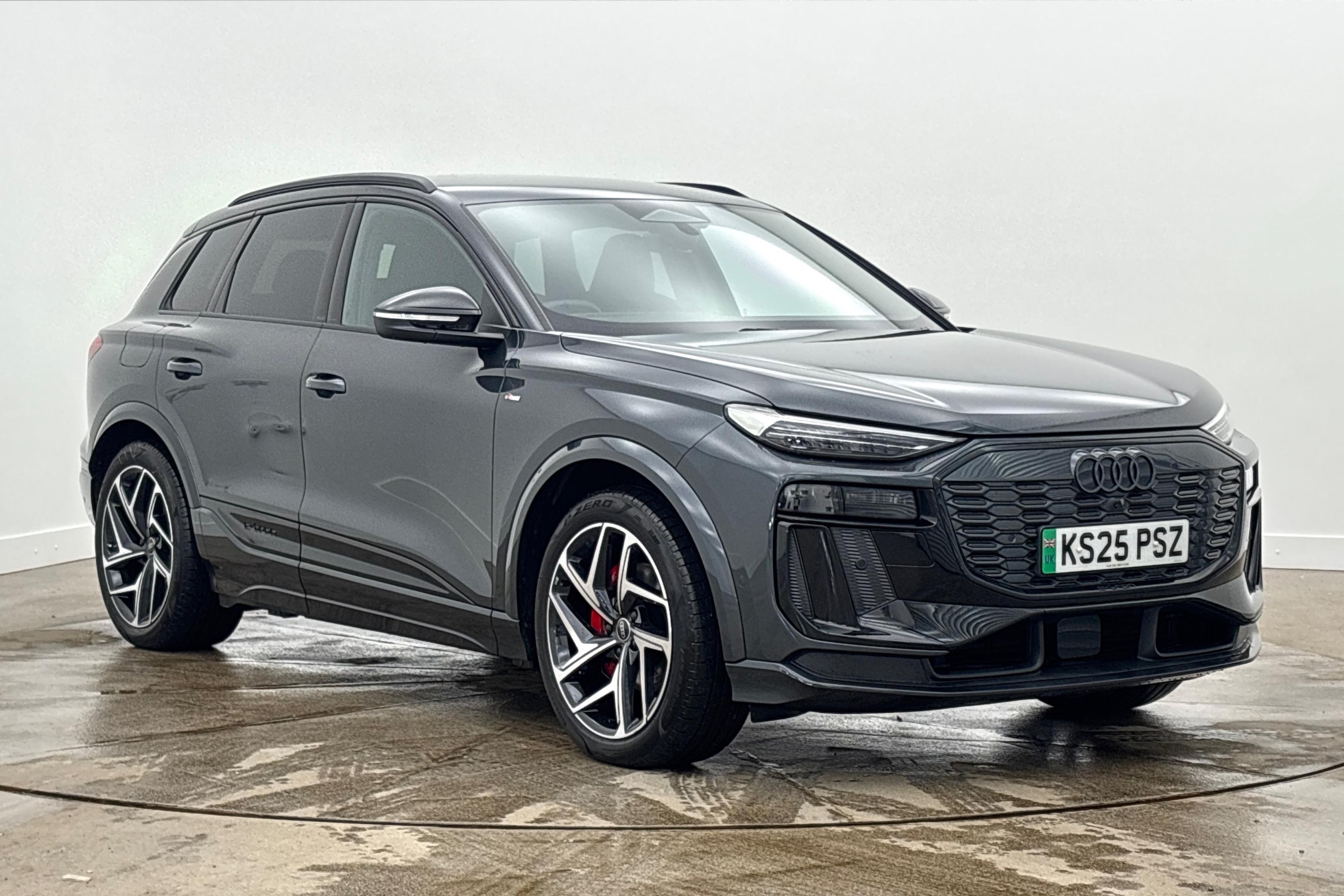 Main listing image - Audi Q6 e-tron
