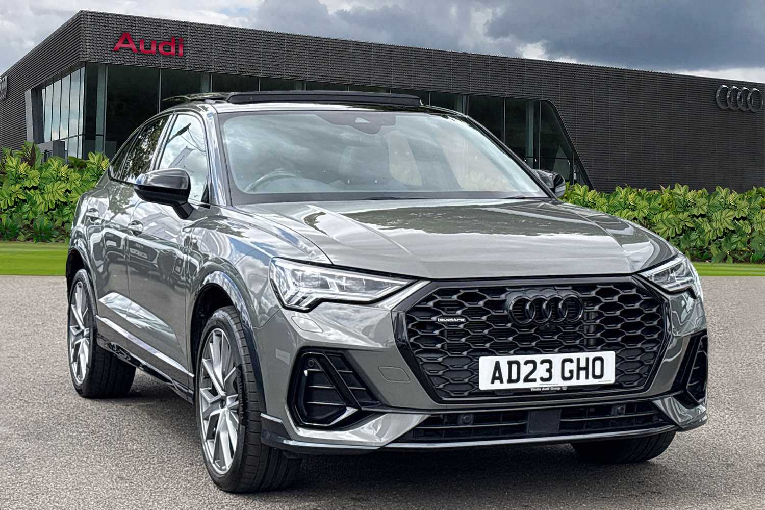 Main listing image - Audi Q3