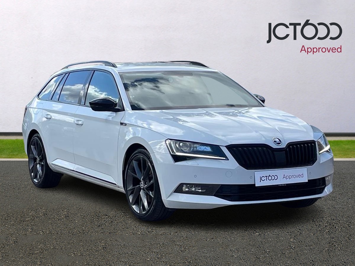 Main listing image - Skoda Superb Estate
