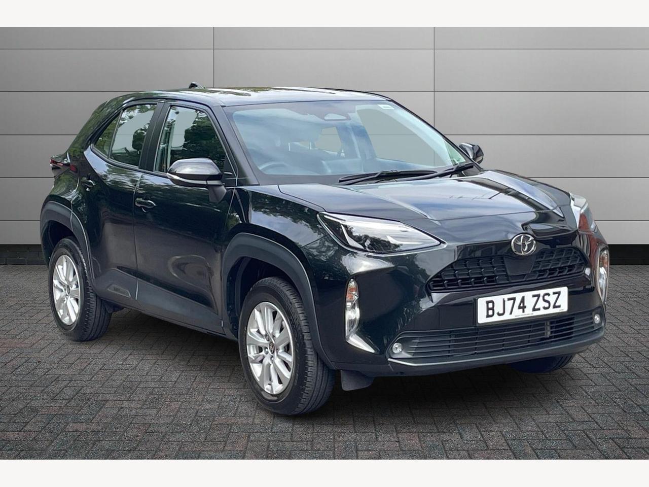 Main listing image - Toyota Yaris Cross