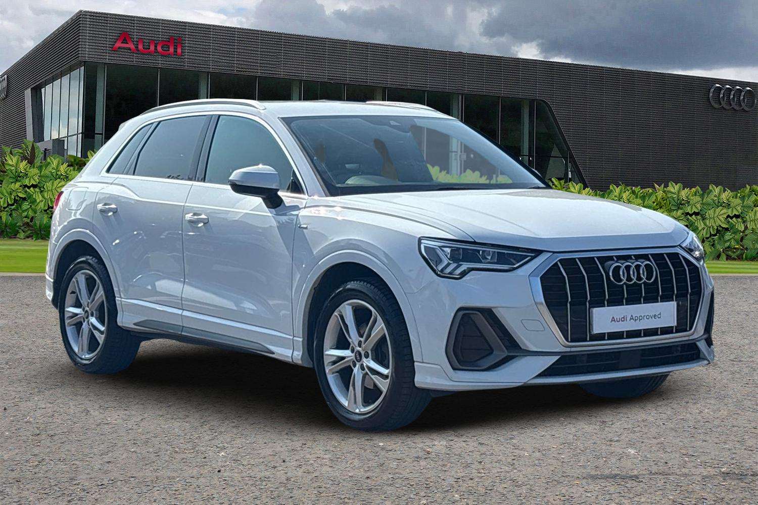 Main listing image - Audi Q3