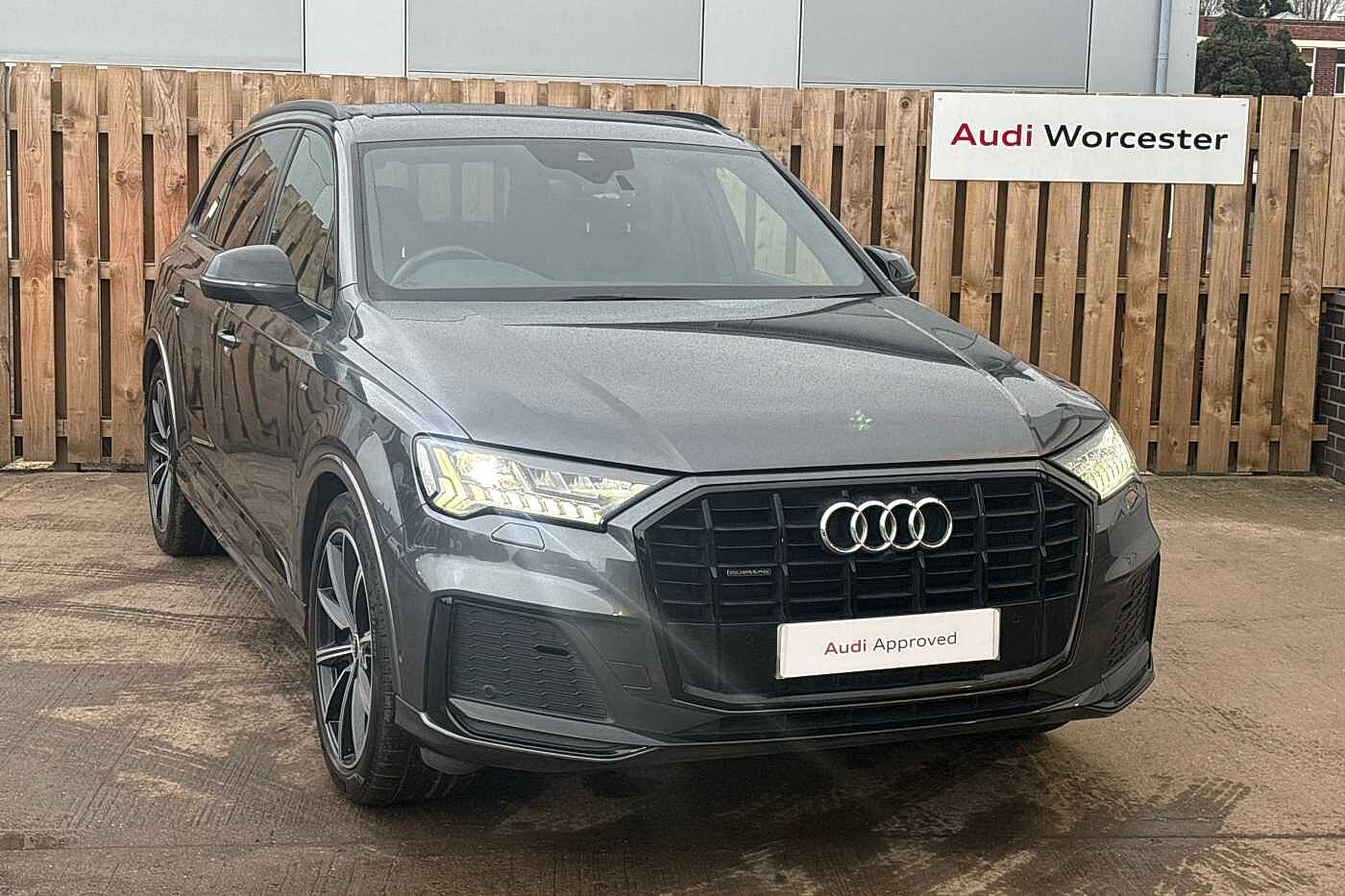 Main listing image - Audi Q7