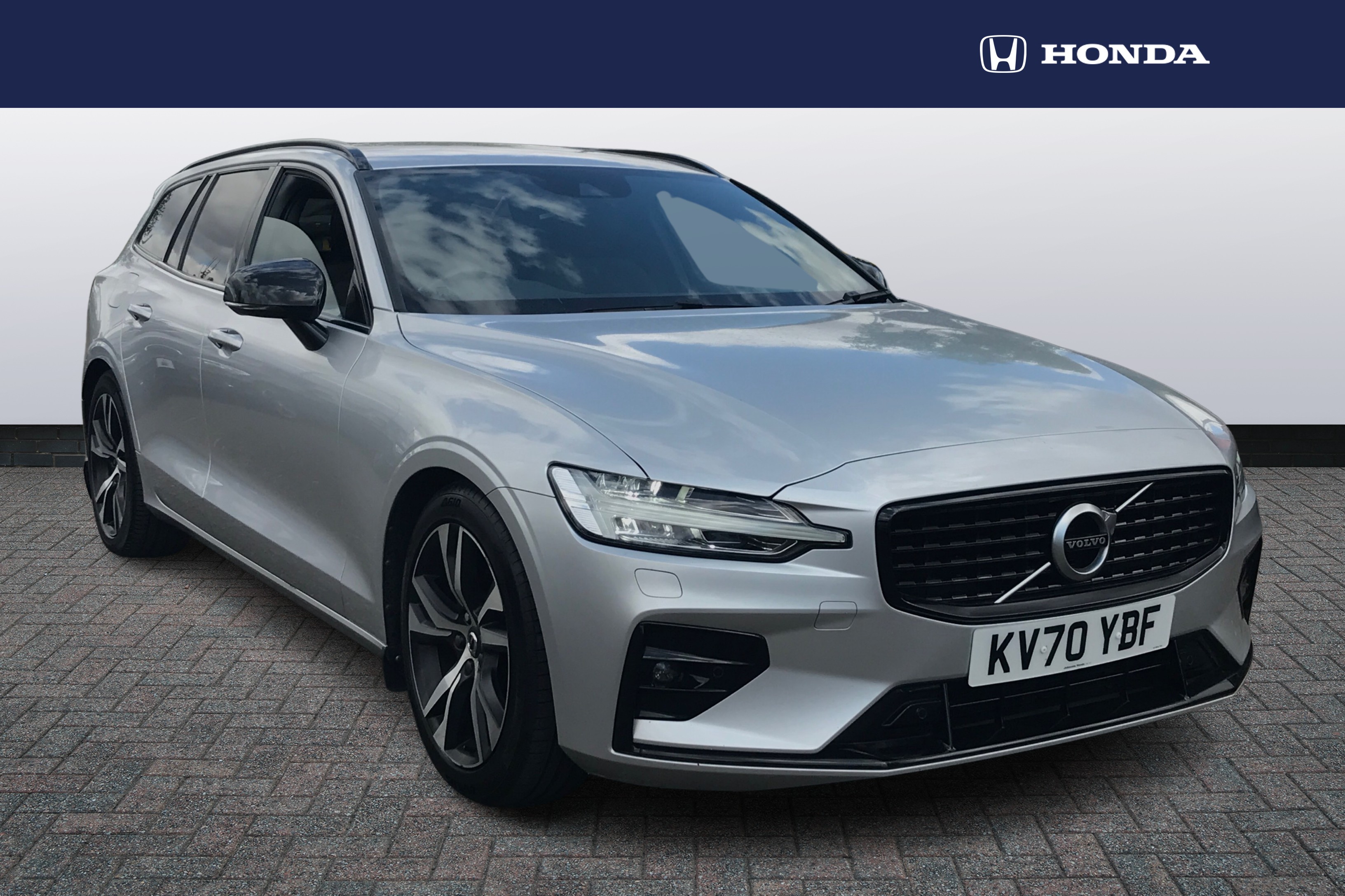 Main listing image - Volvo V60