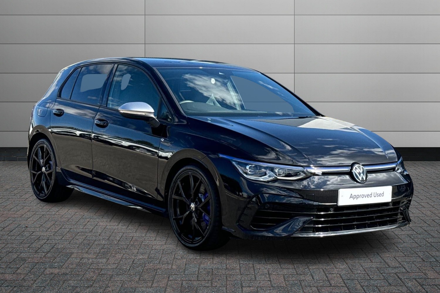 Main listing image - Volkswagen Golf R