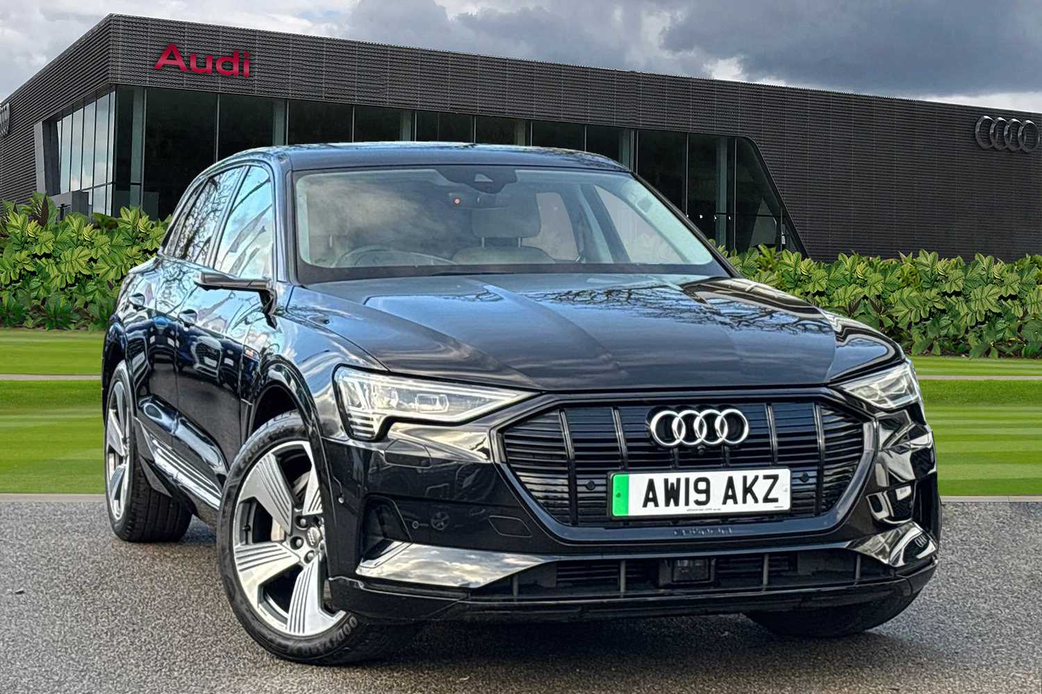 Main listing image - Audi e-tron