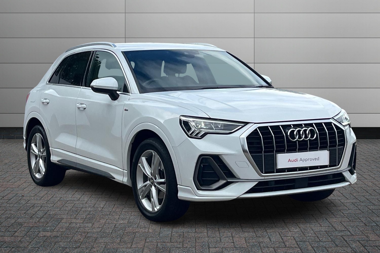 Main listing image - Audi Q3