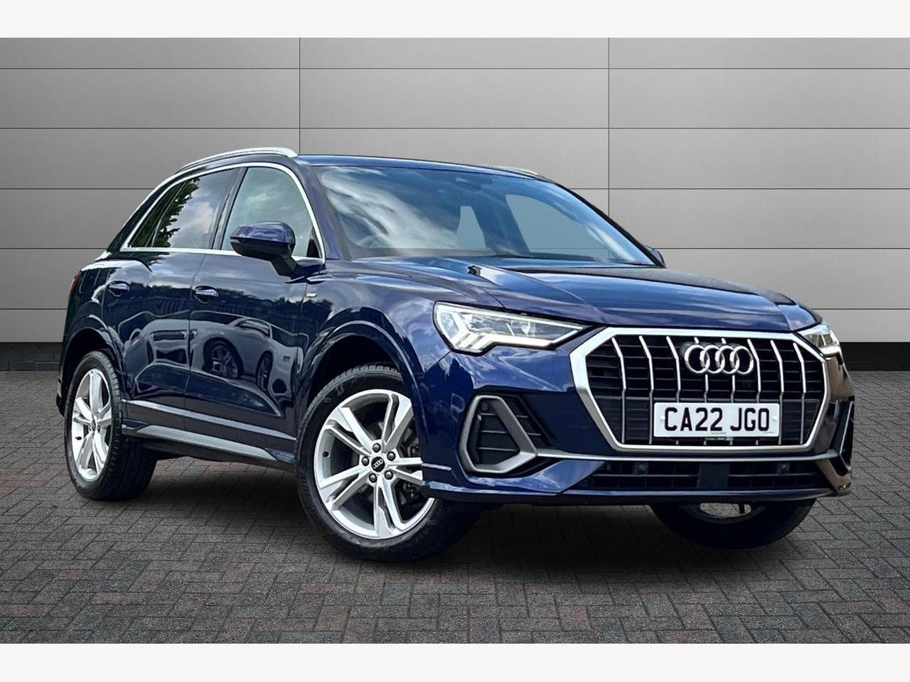 Main listing image - Audi Q3